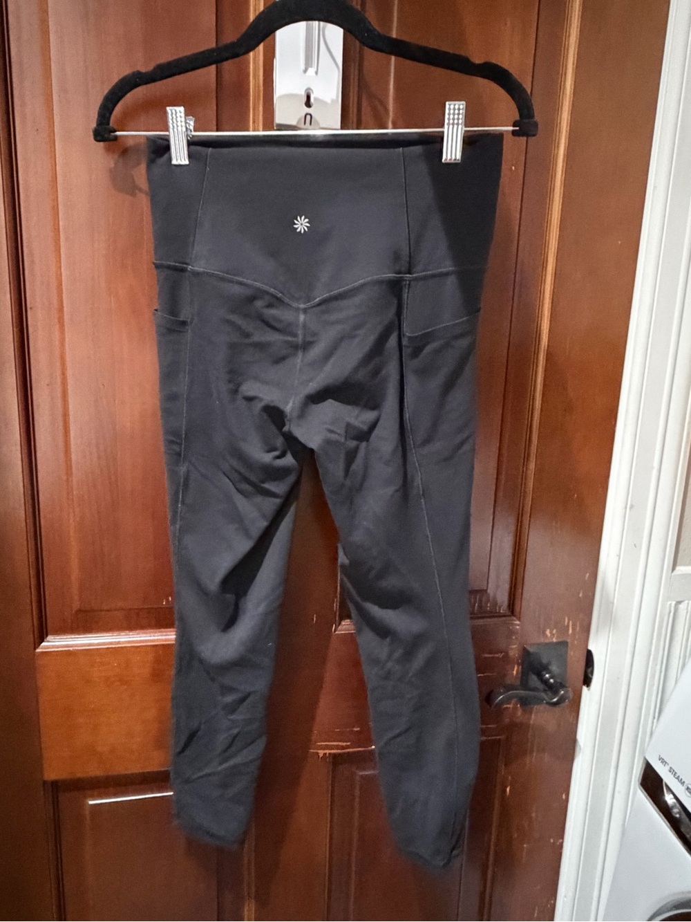 Athleta Black Salutation stash 7/8 Performance Leggings - Picture 5 of 5